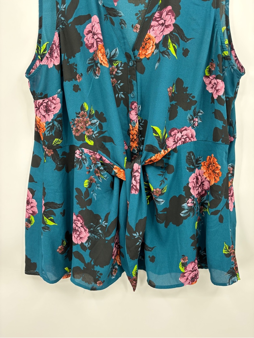 Torrid Teal Floral Tie-Front Sleeveless Top - Picture 6 of 13